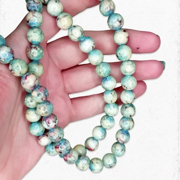 15A. Plastic Southwest Beaded Necklace - Picture 5 of 6